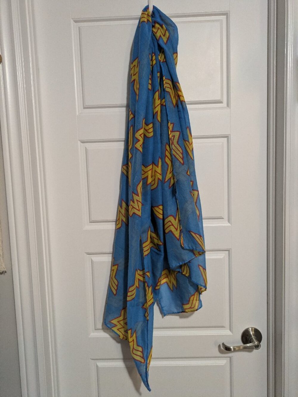 DC Comics Wonder Woman Lightweight Scarf Blue O/S